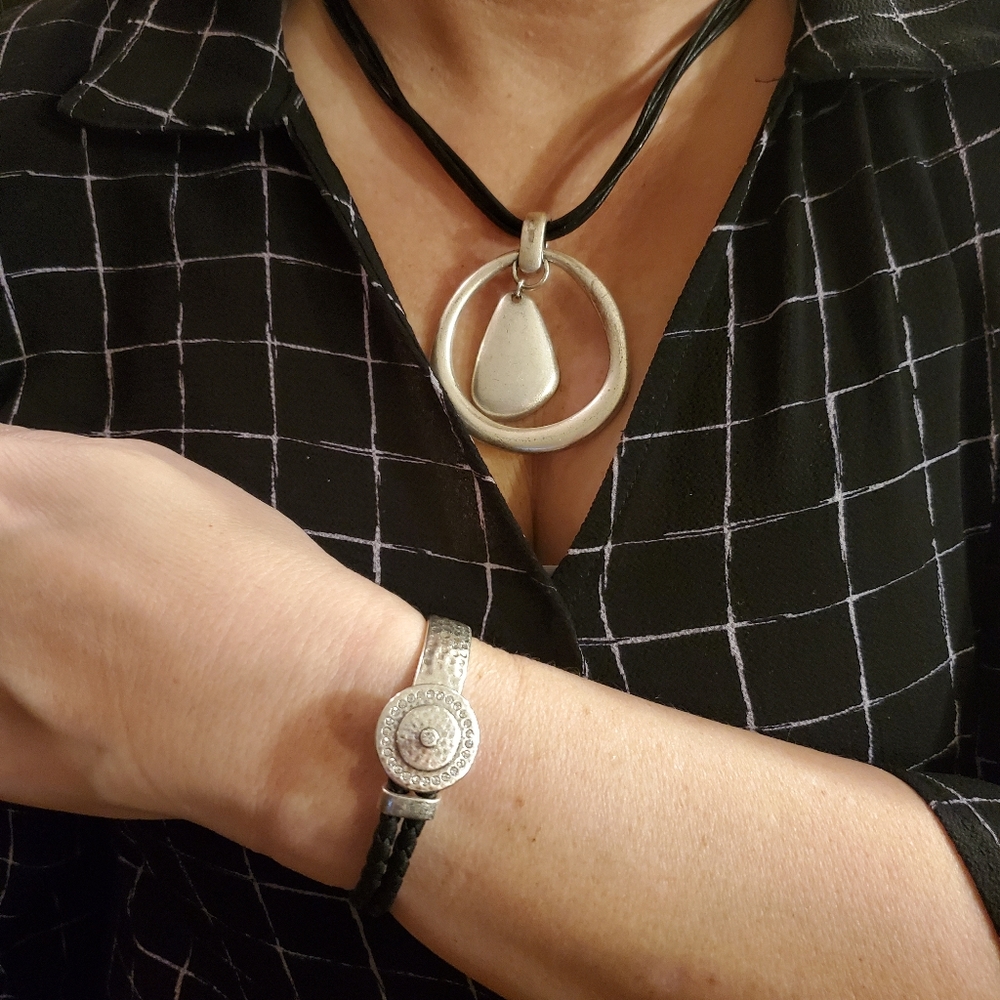 Premiere Designs necklace & bracelet